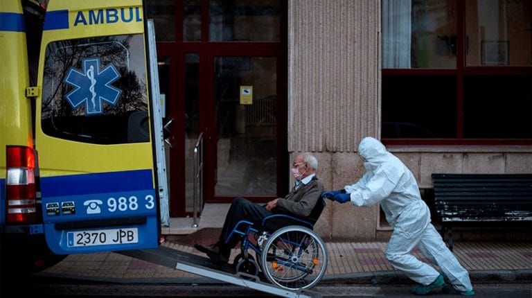 Tiene 96 años, sobrevivió a la guerra, se curó de leucemia y ahora superó el coronavirus