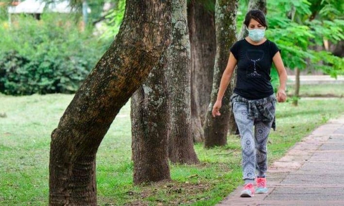 Mañana quedan habilitadas las “caminatas recreativas”: ¿quiénes pueden salir y qué recaudos deben tomar?