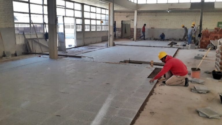 Siguen los trabajos en la Escuela N° 64 de General Pico