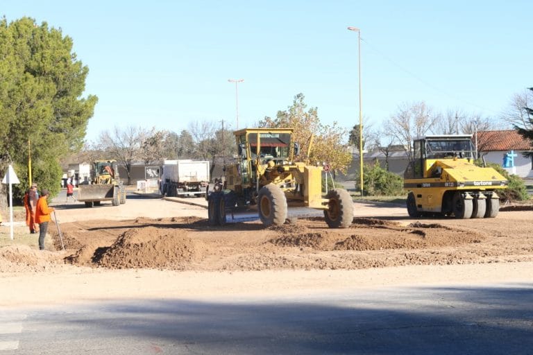 Continúan los trabajos de ampliación en Avenida San Martín y Circunvalación