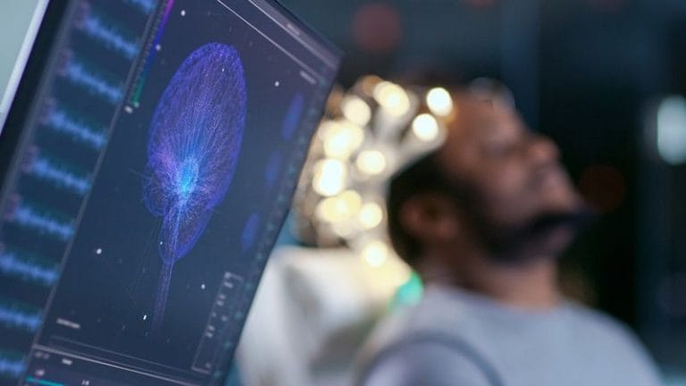 Dificultad para hablar o moverse, dos nuevos síntomas del coronavirus definidos por la OMS