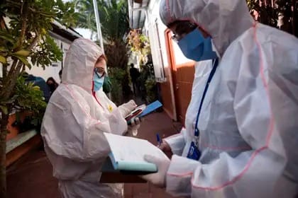 Un hospital chileno colapsó por falta de camas para pacientes de coronavirus en estado crítico: “Estoy eligiendo, que Dios me ilumine”