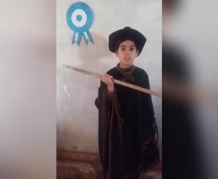Alumnos de la Escuela Nº 17 de Intendente Alvear celebraron este 25 de mayo con un hermoso acto virtual