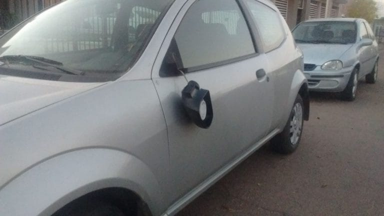 Un motociclista fue trasladado al Hospital luego de chocarse un auto estacionado en calle 17 entre 4 y 6
