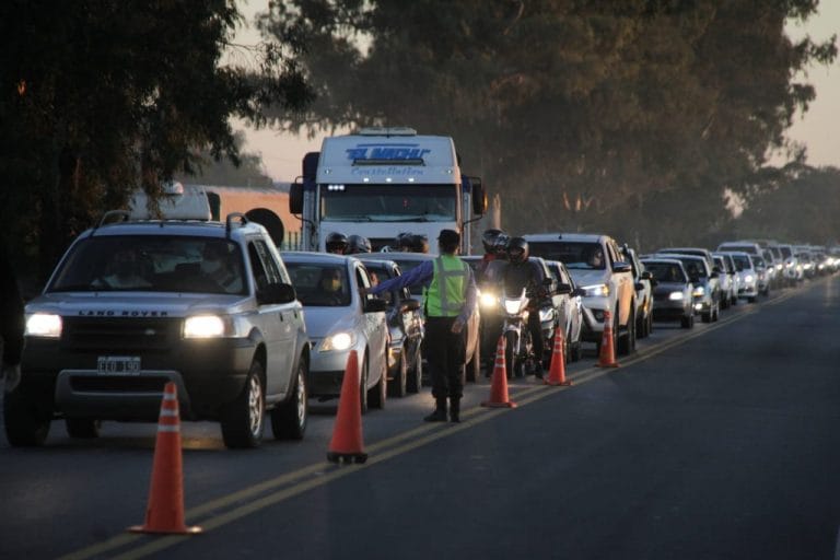 Desde el próximo viernes 24 los transportistas y comerciantes que ingresen a la Provincia con autorización nacional también deberán contar con un permiso provincial