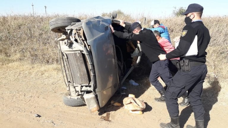 Hilario Lagos: Vuelco en camino vecinal sin heridos de gravedad