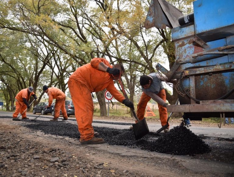 Comenzaron las tareas para reparar el acceso al barrio Sur