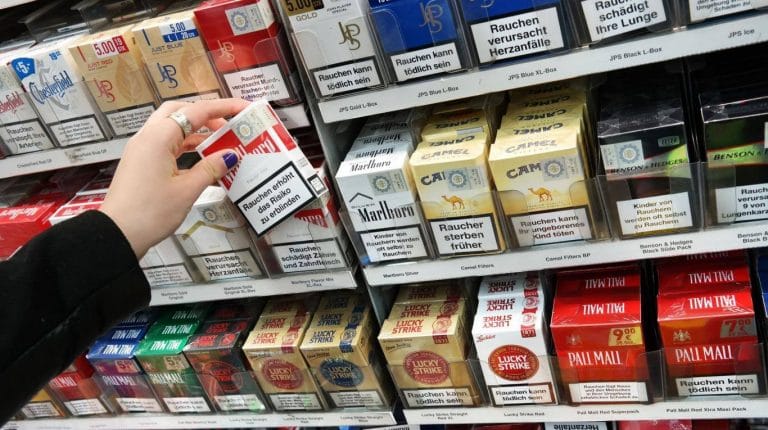 Vuelven a producir cigarrillos y llegarían a los kioscos del interior del país en 1 semana
