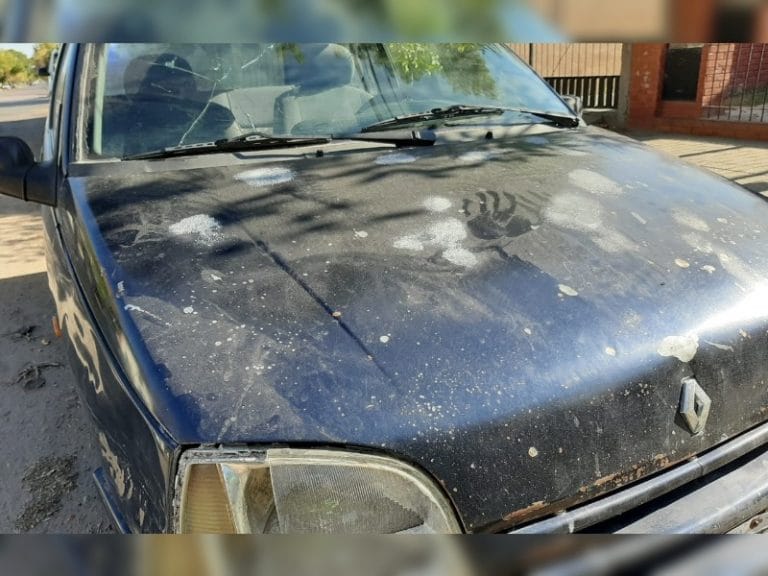 Un automóvil atropelló a un peatón en calle 5 y 12: Fue hospitalizado con un corte en el cuero cabelludo