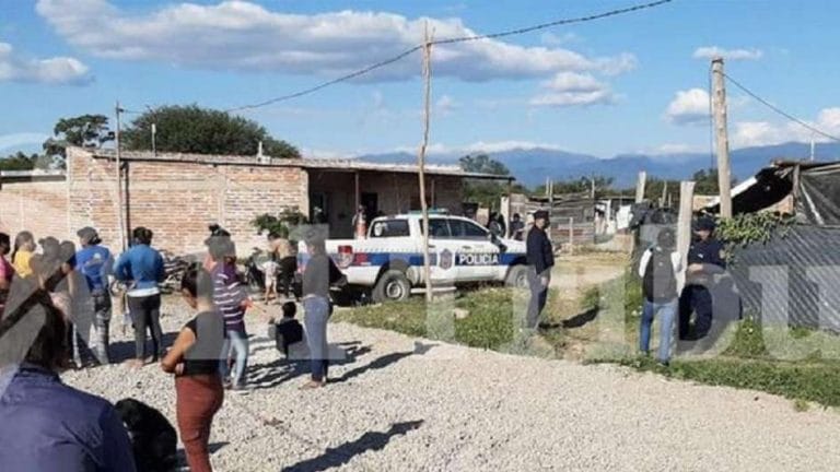 Juego perverso en Salta: mujer dejó que violaran a sus 5 hijos cada vez que perdía en las cartas