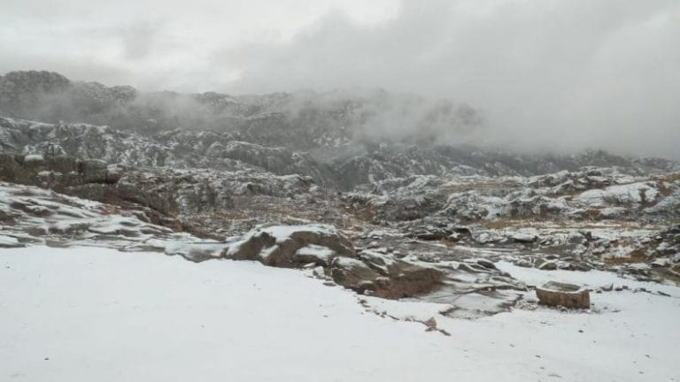 Luego de Mendoza, cayó la primera nevada en Córdoba: Mirá las fotos de cómo amanecieron las Altas Cumbres