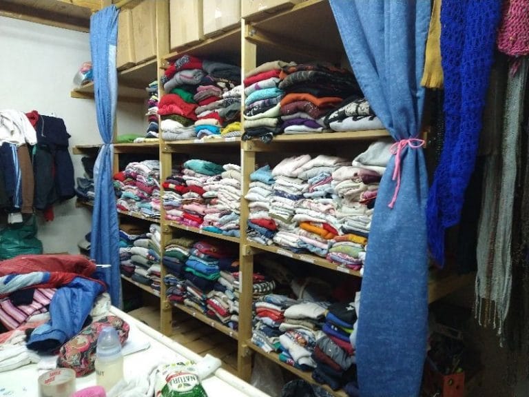 Ropero comunitario abre sus puertas para regalar ropa y calzado en General Pico: “La idea es que se entere todo el mundo y poder ayudar”