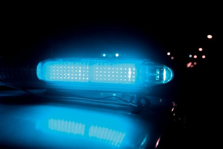 Madrugada violenta en Realicó: Dos policías recibieron una brutal golpiza por parte de un padre y su hijo