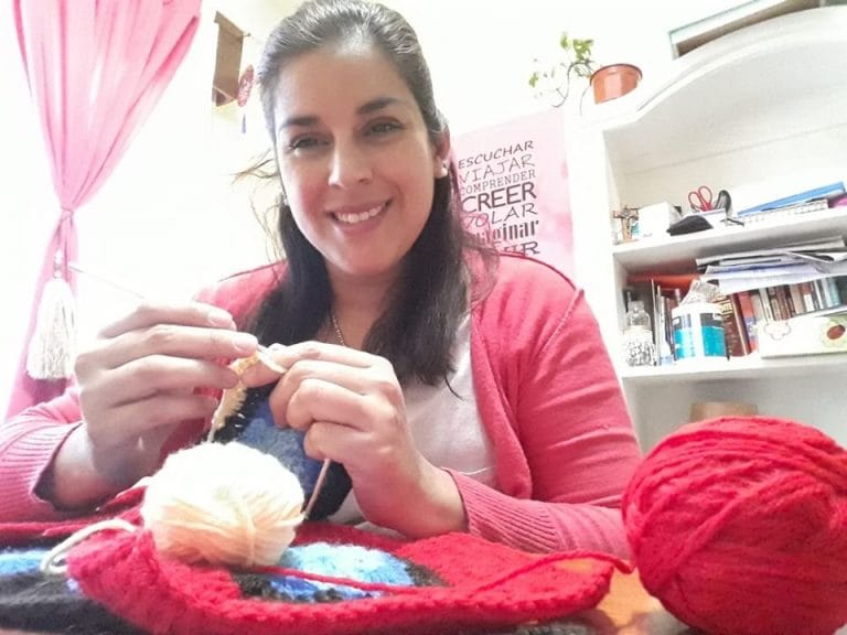 FM La Voz de Trenel impulsa una ingeniosa campaña solidaria para confeccionar frazadas