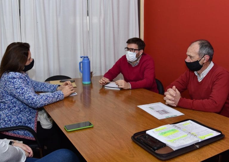Confirman la instalación de 30 estaciones sustentables en General Pico y la modernización del Estado Municipal