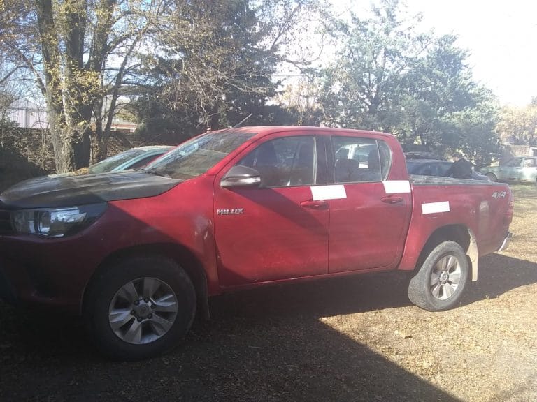 Policía de Hilario Lagos secuestró una pick-up en donde se trasladaban tres personas del sur de Córdoba que querían ingresar a La Pampa sin permisos