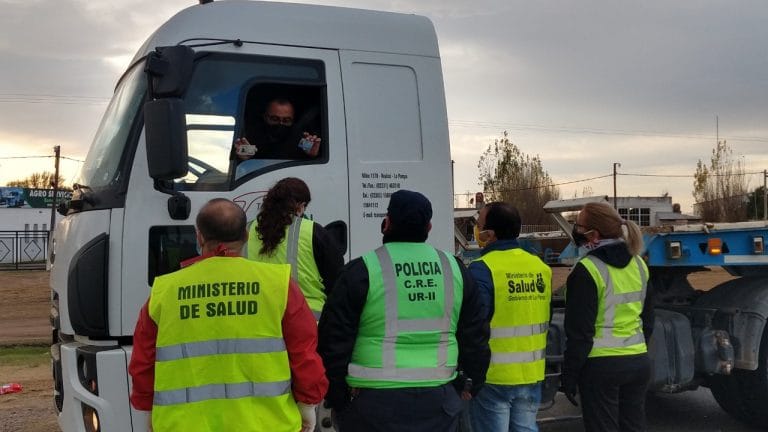 Rige en La Pampa un protocolo específico para transportistas: “Tendrán que someterse obligatoriamente a todos los controles sanitarios”