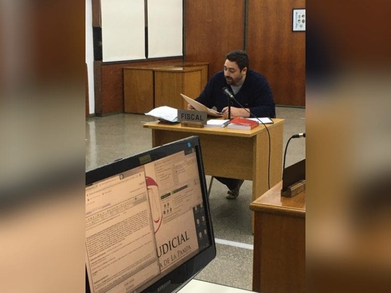 Por caso que se investiga de maltrato infantil: 30 días de prisión preventiva para la madre y su pareja