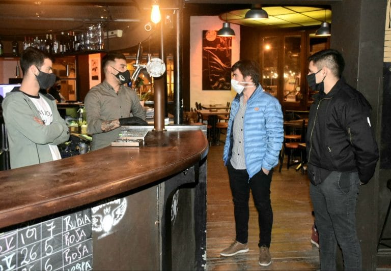 El Municipio controló locales gastronómicos junto a personal de Comisaría Cuarta: “Hay muy buena predisposición para respetar las normativas”