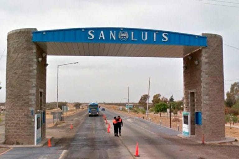 Tránsito entre La Pampa y San Luis: Se tramitaron 1.341 permisos para que 1.887 personas puedan trasladarse entre ambas provincias