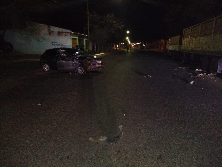 Al conductor que chocó contra un acoplado lo ayudó el airbag