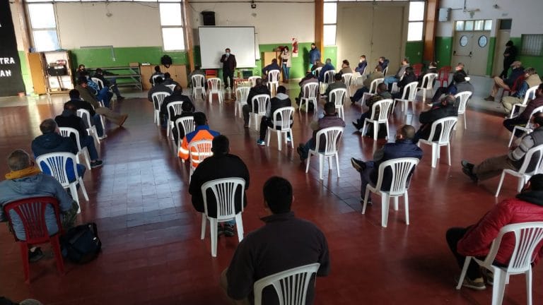 Comenzó la capacitación y el hisopado a transportistas en la Escuela n° 26
