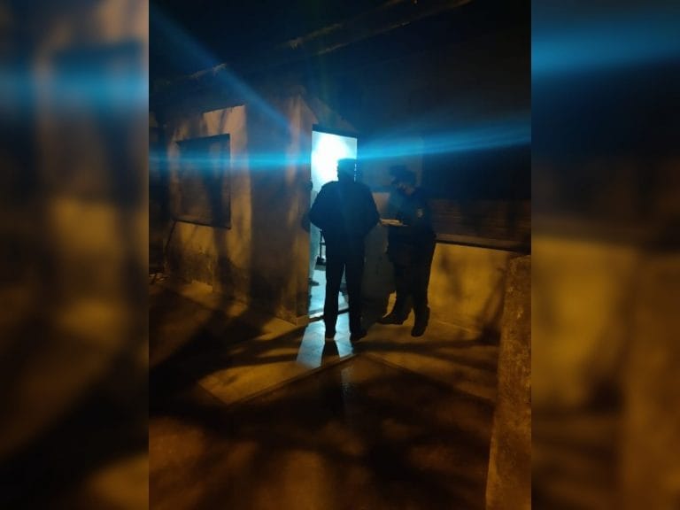 Encontraron sin vida a un hombre en un domicilio de calle 313