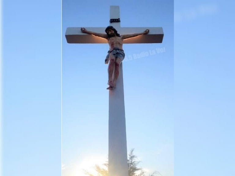 Llevan a cabo la primera etapa de las reparaciones del Monumento a la Cruz en Trenel