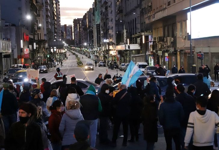 Ziliotto fustigó a los movimientos anticuarentena: “a la Argentina que trabaja le sobran muchos porteños”