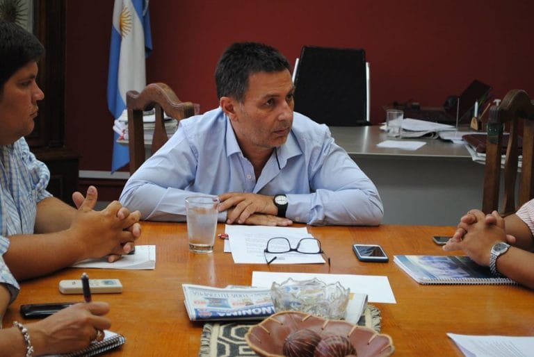 El intendente de General Acha contrajo coronavirus mientras se realiza un tratamiento oncológico en Buenos Aires