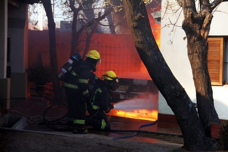 El fuego destruyó otro vehículo en menos de 24 horas