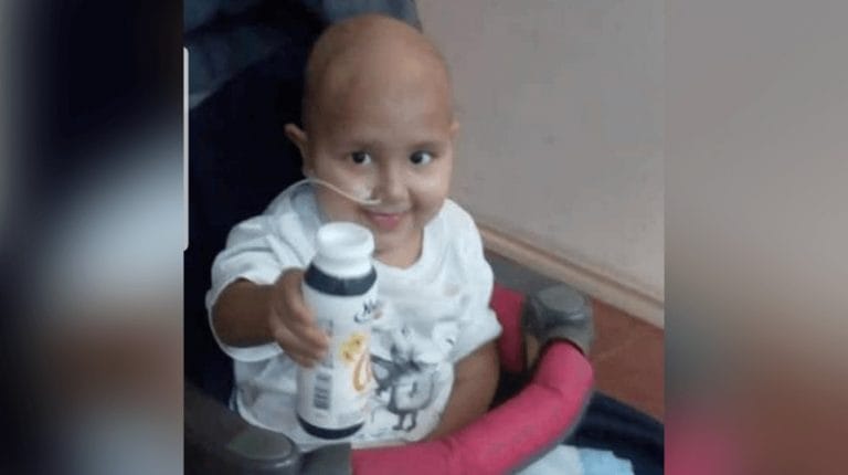 Santi se aferra a las ganas de vivir: lucha desde hace tres años contra la leucemia