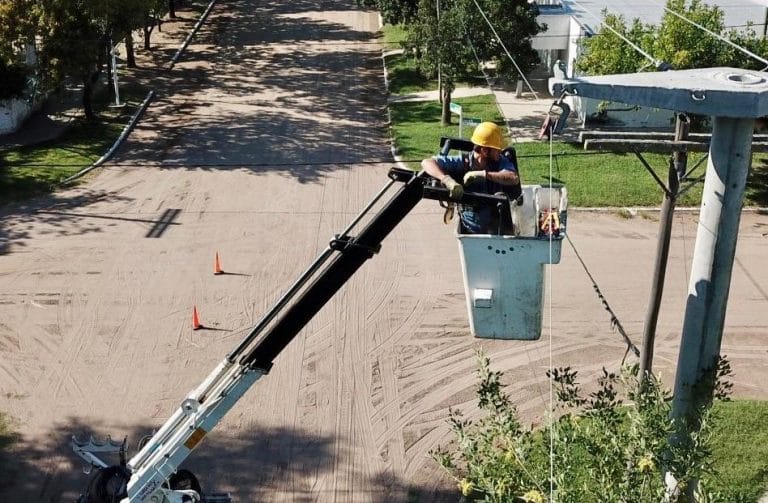 Corpico concluyó importantes obras eléctricas en Speluzzi