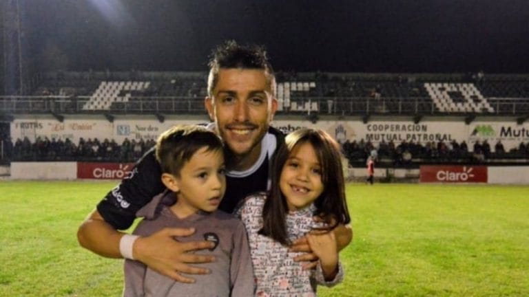 Alan González, el jugador de Ferro de General Pico que pasa la cuarentena entre la religión y las entrevistas: “Sueño con tener un programa de radio”