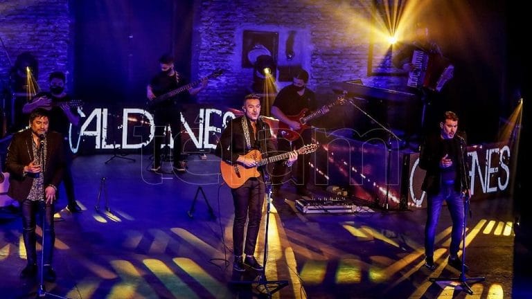 El trío Los Caldenes brilló en la reapertura del Teatro Español de Santa Rosa