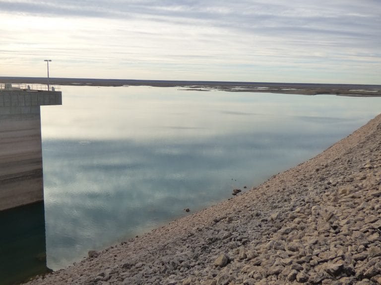 Aumenta el caudal de agua del lago de Casa de Piedra: «“De a poco vamos a ir construyendo el lugar que todos queremos», dijo Martin Borthiry