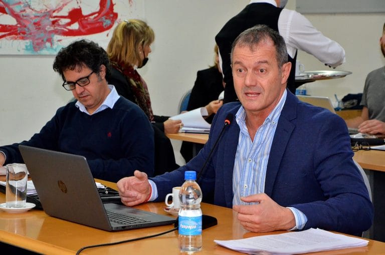 Legisladores se reunieron para intercambiar ideas sobre la ley de plaguicidas