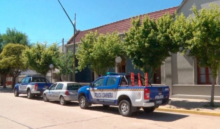 Más de 40 personas fueron demoradas por participar de una “fiesta clandestina” en Huinca Renancó: 15 eran menores de edad