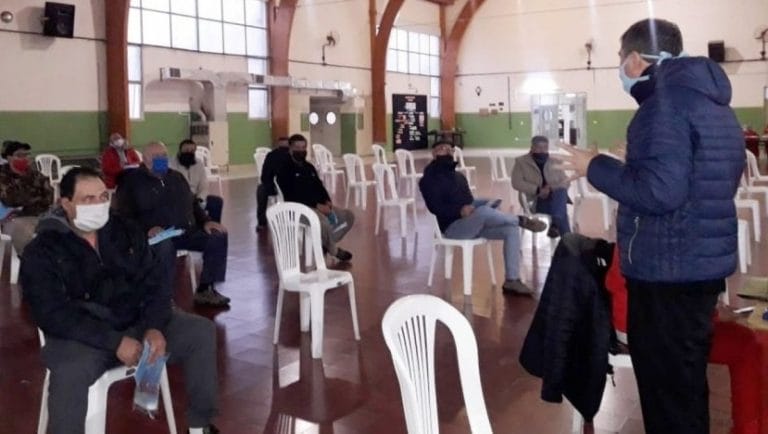 “Búsqueda activa”: Capacitación, 23 hisopados voluntarios y entrega de máscaras de protección a camioneros en la Escuela 26