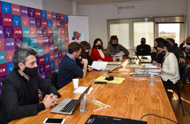 Abren los sobres de la licitación para la compra de vehículos para el municipio local