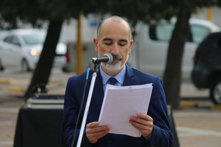 «Propiciar el acceso al trabajo, a la producción, a la educación, a la vivienda y al desarrollo integral, es parte de la independencia de los pueblos», dijo Daniel López