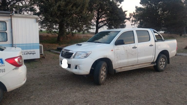 La Policía identificó a una persona que ingresó desde Arizona a General Pico: También notificaron a una mujer policía que vino desde Coronel Suárez