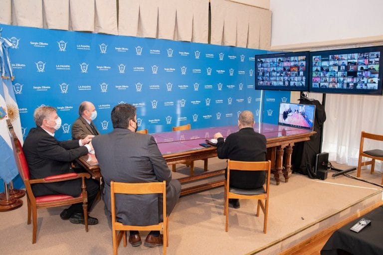 COVID-19: Ziliotto informa de las últimas medidas a intendentes de La Pampa mediante videoconferencia