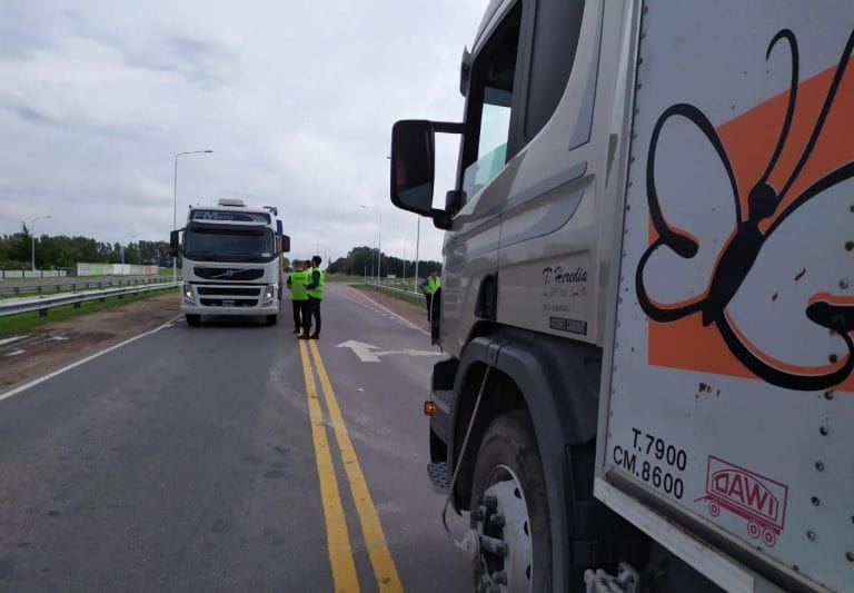 Camionero intentó ingresar a La Pampa junto a una mujer, ambos fueron imputados y tuvieron que regresar a Neuquén