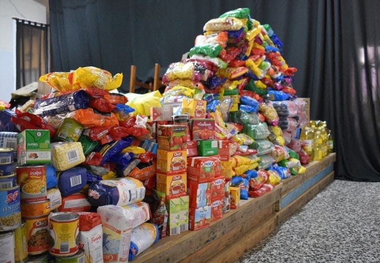 ¡Llamada solidaria a todo General Pico!: Tres jóvenes organizan una colecta de alimentos para enviar a familias de bajos recursos de Catriló