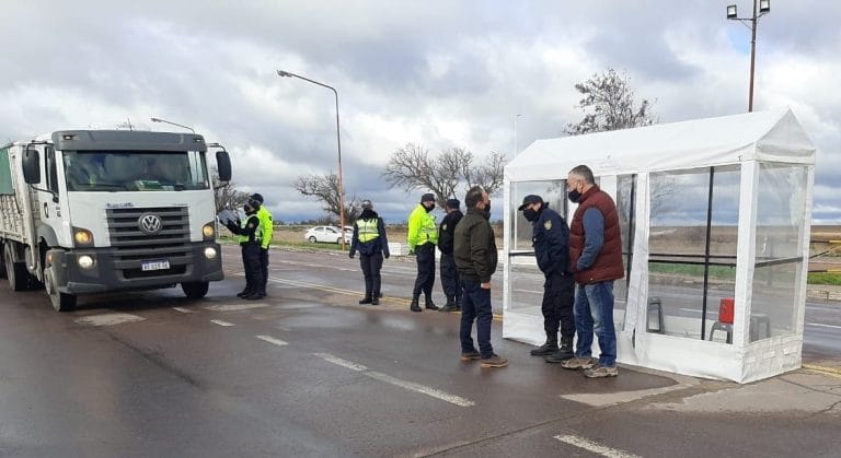 El ministro de Seguridad visitó Jacinto Arauz para coordinar controles en las localidades vecinas a la provincia de Buenos Aires