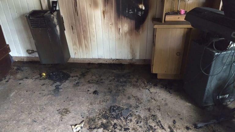 Principio de incendio fue controlado por los dueños y vecinos