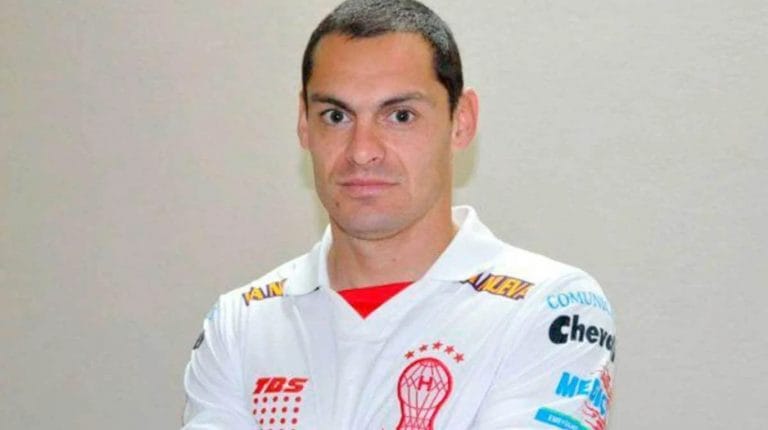 El futbolista piquense Emanuel Morales: tiene ELA y denunció en medios nacionales que Huracán no le paga