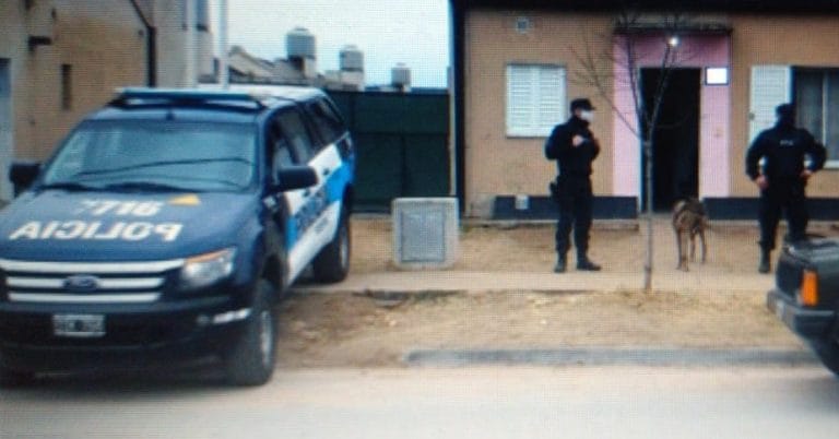 Allanamiento por venta de drogas en Santa Rosa: La PFA detuvo a un hombre y secuestró distintos elementos