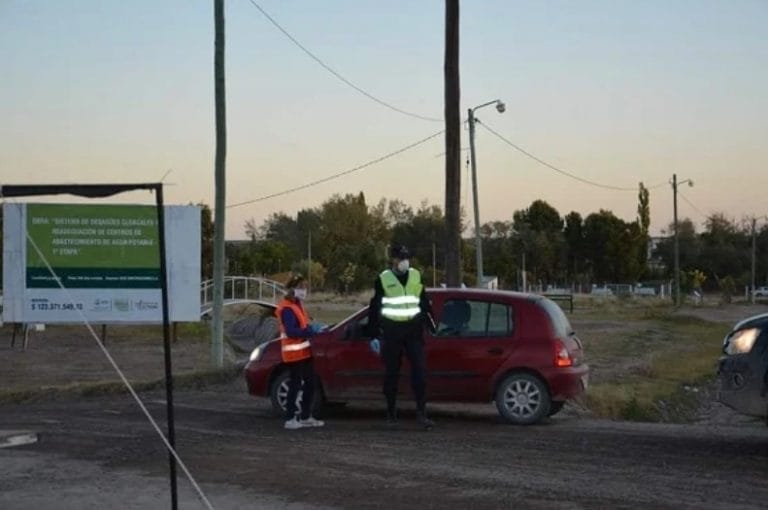 En La Adela intensifican medidas de control por la circulación con Bahía Blanca